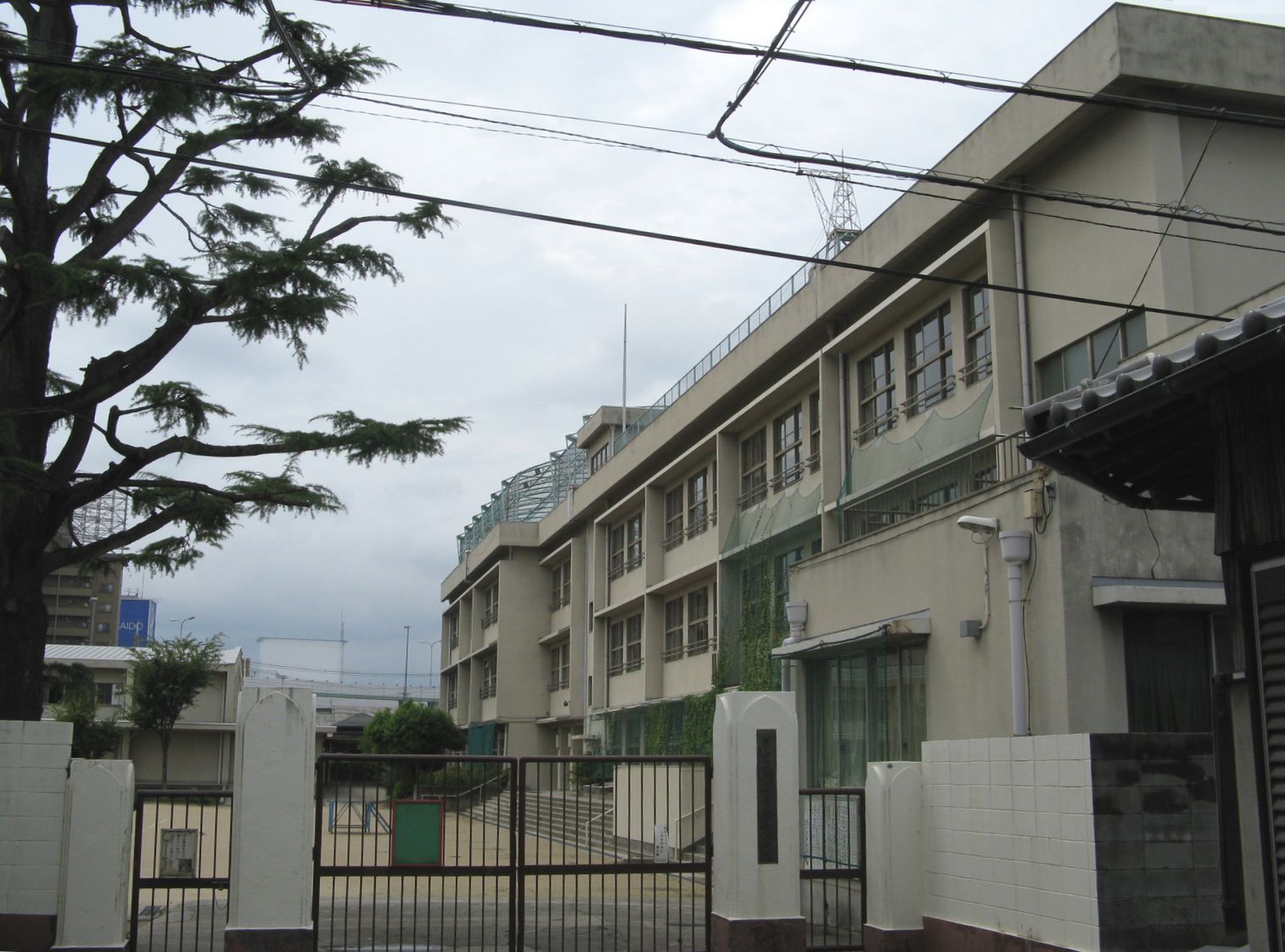 豊中市立螢池小学校