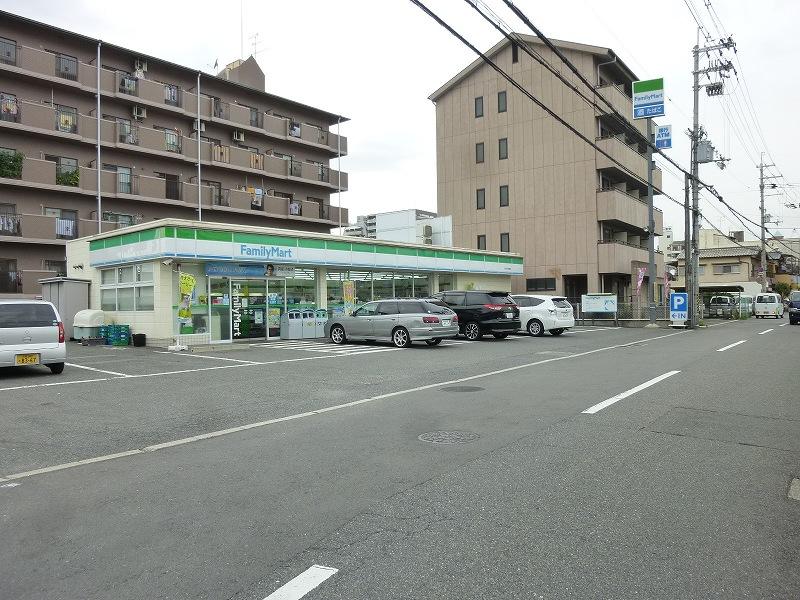 ファミリーマート東大阪西堤店
