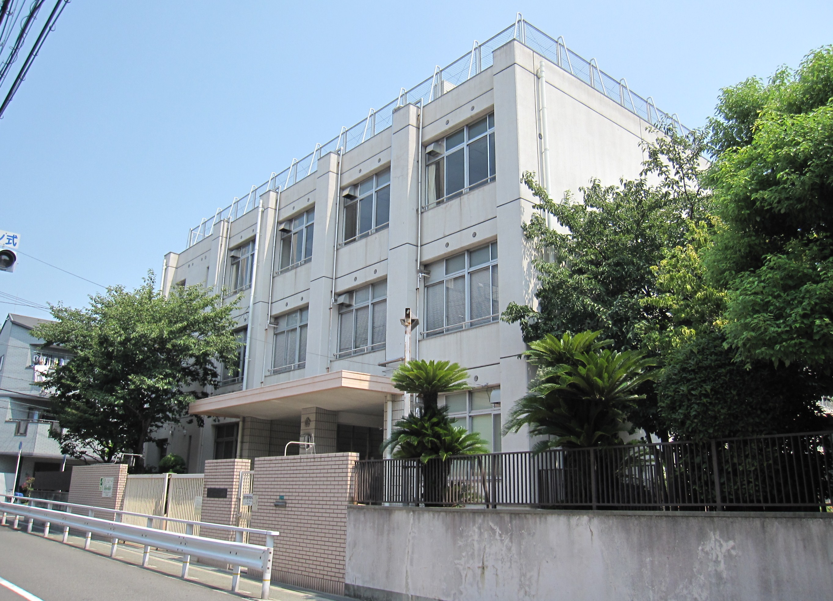 大阪市立市岡小学校